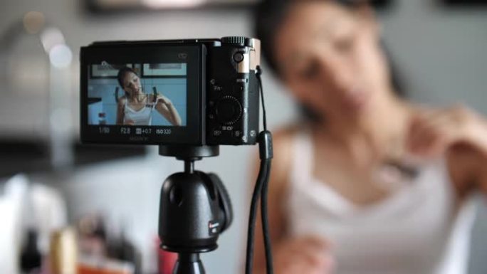 女性化妆影响者vlog在线录制化妆教程建议