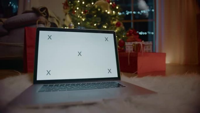 带有圣诞装饰色度屏幕的MS笔记本电脑