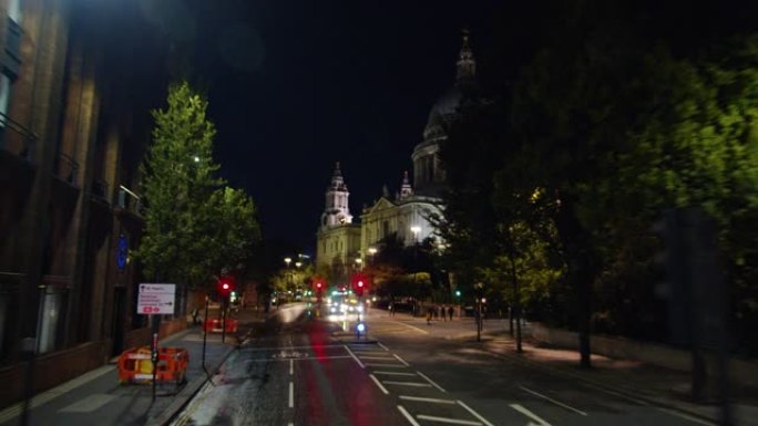 伦敦夜间的圣保罗大教堂。地标。