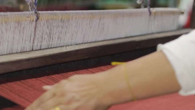传统棉织织布机传统手工艺术衣服布料丝线