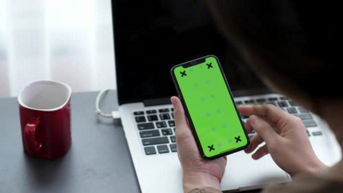 使用手机绿屏显示抠图绿色手机