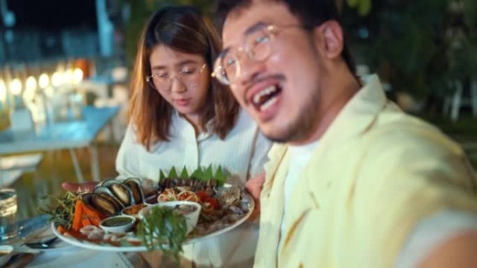 夫妇影响者与亚洲食物的关系。