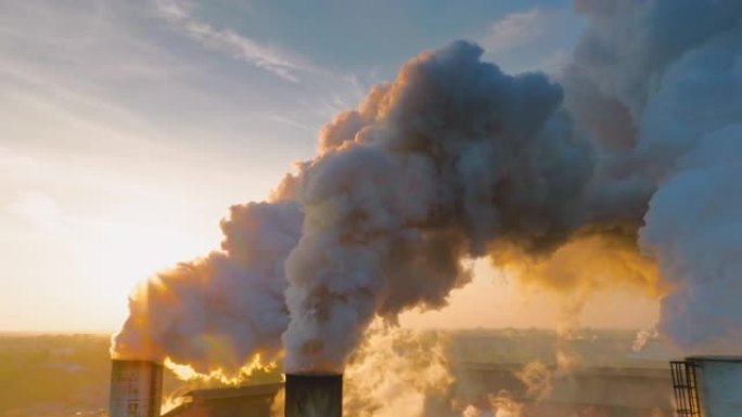 极端污染工厂排气烟囱，PM2.5地球污染极端天气气候变化