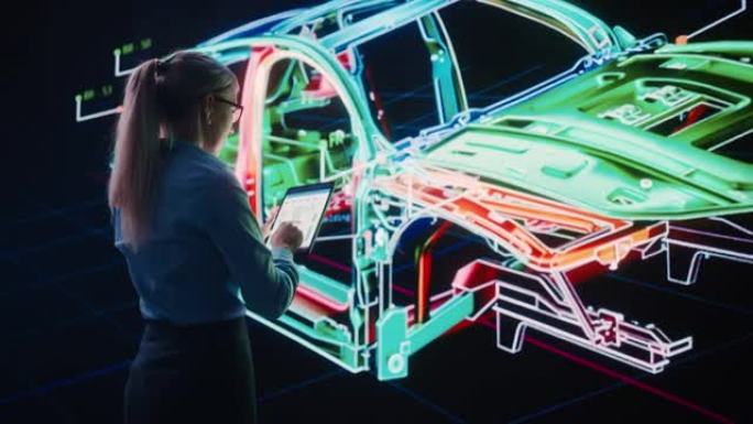 创新的绿色能源初创公司: 女工程师使用平板电脑和大屏幕分析原型设计电动汽车。可持续零排放碳中性车辆的