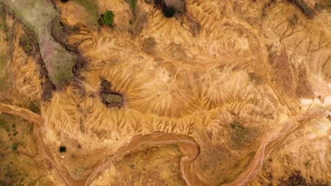 空中缩小因不良农业实践而被水土流失破坏的土地的视野。气候变化与全球变暖