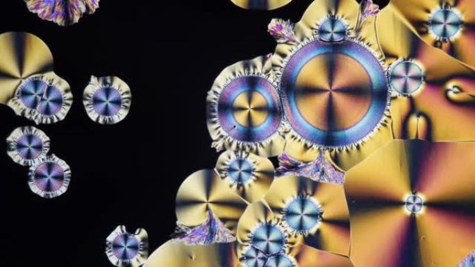 维生素c溶液的水晶看起来像一幅艺术画