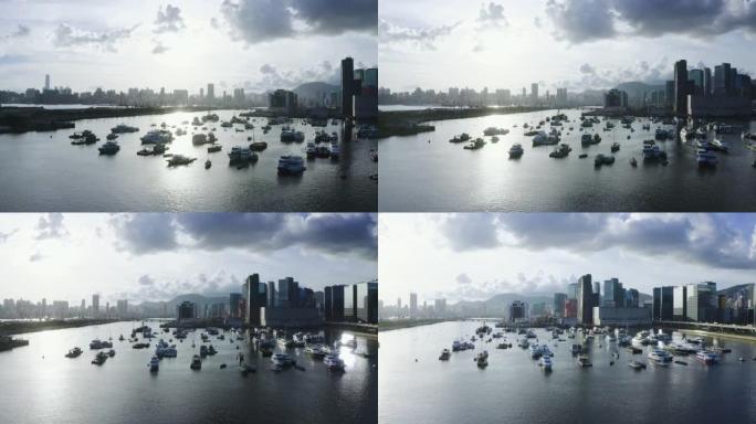 来自海滨港口的香港城市景观照片。