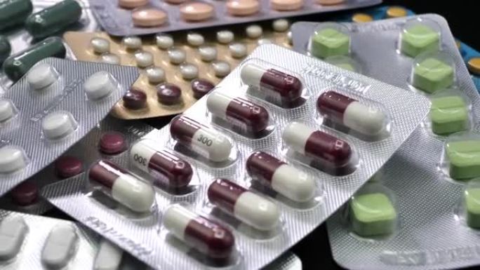 许多药丸包装药品堆积药物堆积胶囊堆积