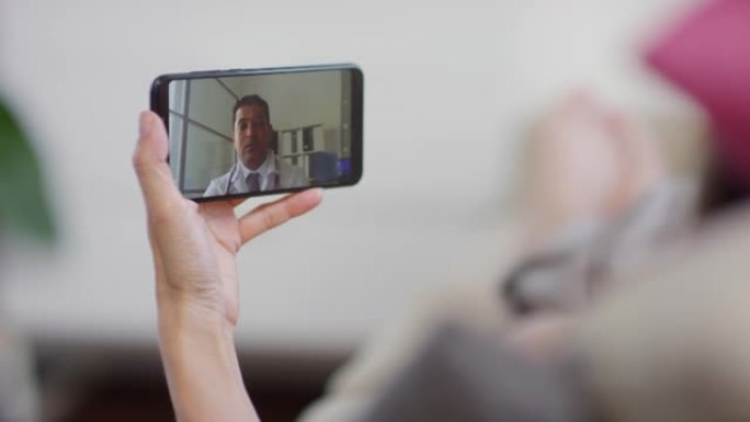 与智能手机上的医生进行视频通话