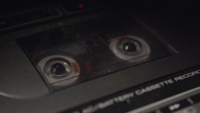20世纪80年代复古磁带录音机录制音频