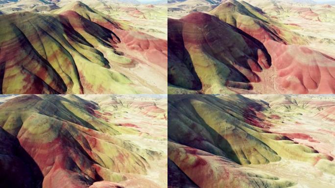 美国俄勒冈州彩绘山的鸟瞰图。从鸟瞰图看五颜六色的山脉和奇异的风景