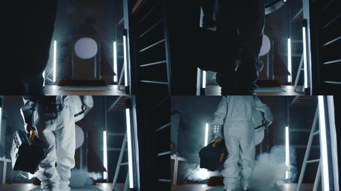 电影摄影机跟随穿着宇航员服的孩子的腿在黑暗的房间里行走，进入白色烟雾中的神秘太空船