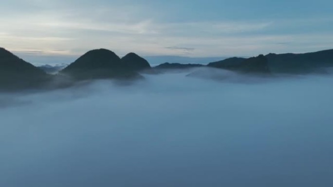 山晨雾云鸟瞰图山脉云雾缭绕穿越山群山峦云