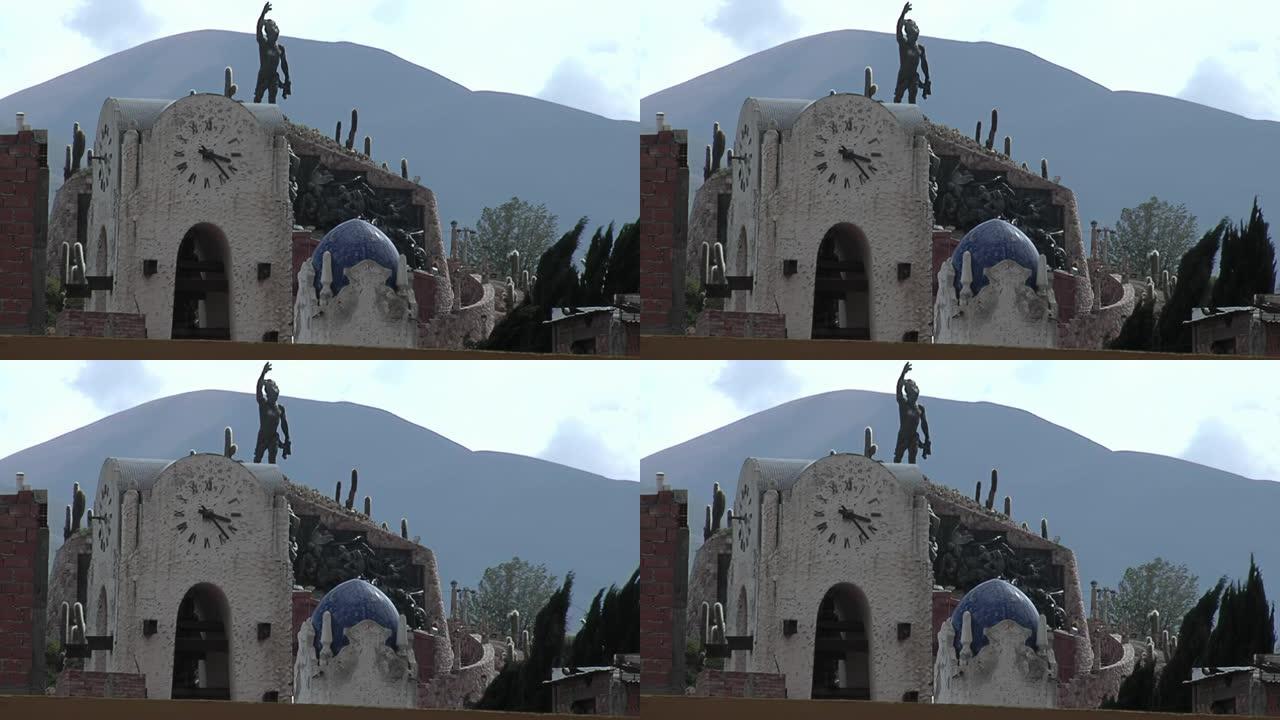 阿根廷Jujuy的Humahuaca，独立纪念碑和卡比尔多市政厅的英雄们。