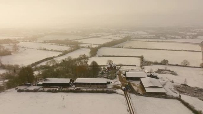 英格兰的空中雪景雪林雪景英格兰