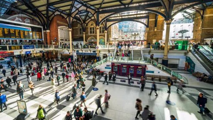 英国伦敦市区利物浦街车站拥挤通勤者的时间流逝，