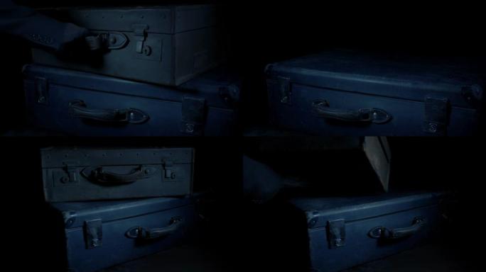行李箱放在黑暗的隔间里