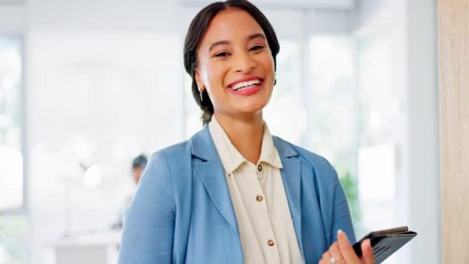 面对，领导和黑人妇女在创业公司，企业或繁忙的办公室快乐的职业使命。年轻的人力资源工作者或专业人士的微