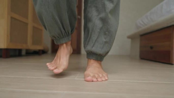 女人脚的视频女人脚特写居家生活实拍素材