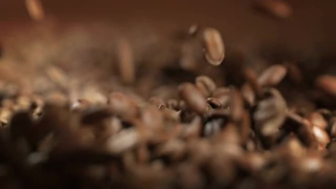慢动作4K的烘焙咖啡豆爆炸