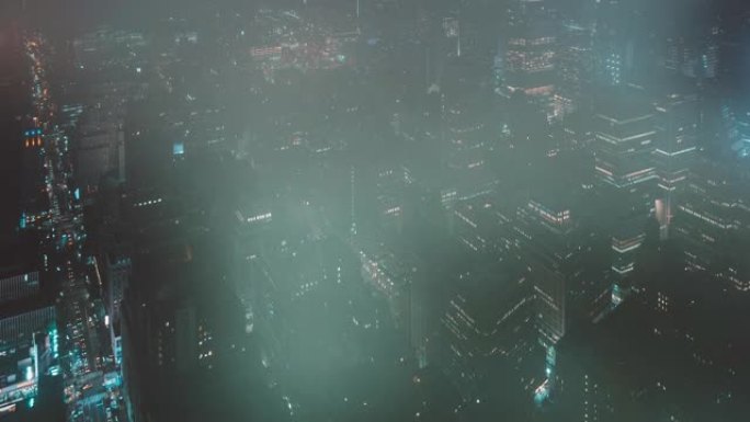 夜间雾气流动的曼哈顿中城的T/L TD鸟瞰图/纽约