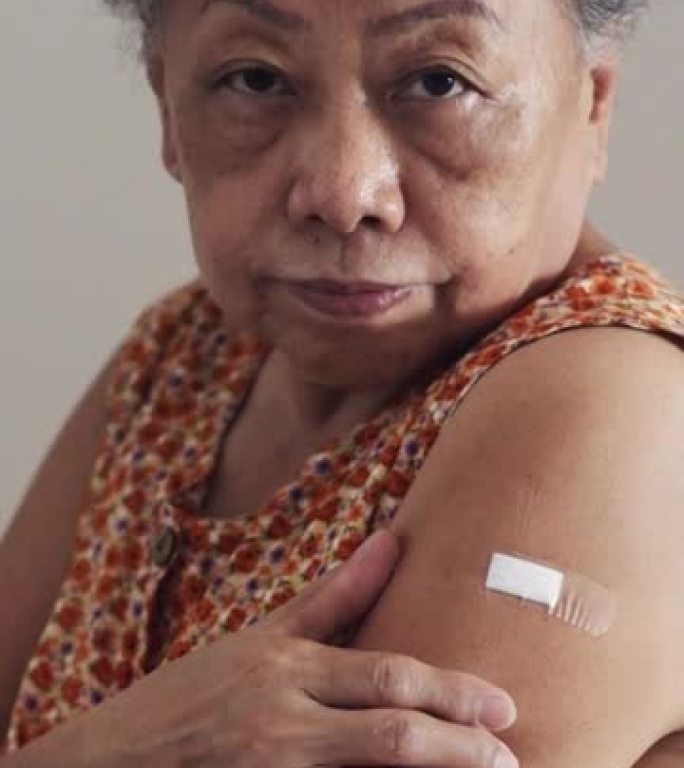 老年人接种疫苗打疫苗打针接种新冠疫苗
