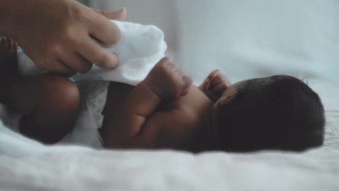舒适、柔软非洲黑人小宝宝素材初生婴儿