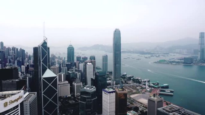 飞越香港中区上空的画面