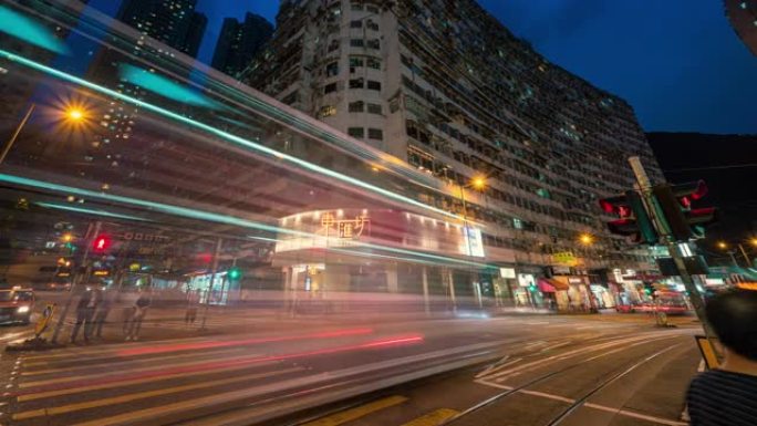 夜间有红绿灯的香港本地建筑物的时间流逝