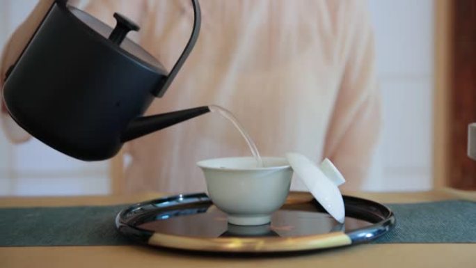 制作中国茶泡茶品茶冲水加水镜头实拍茶艺师