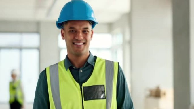 领导，微笑或快乐的建筑工人肖像，以在施工现场获得管理或工程成功。安全帽或发展愿景方面的物流、领导者或