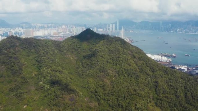 香港港口工业区绿色的山轮船海上贸易