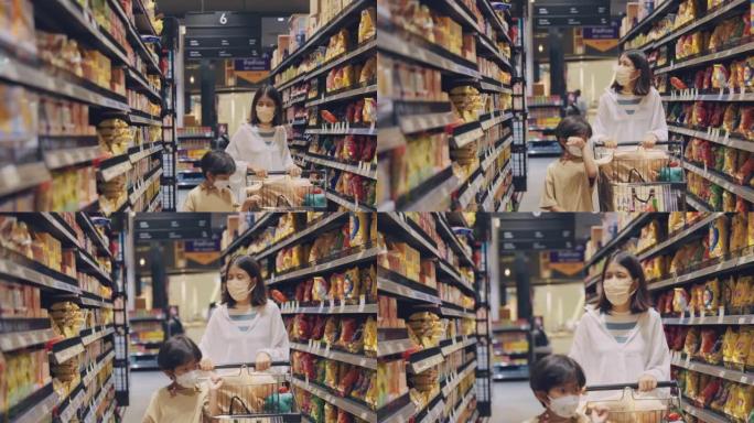 亚洲母子一起在超市购物。