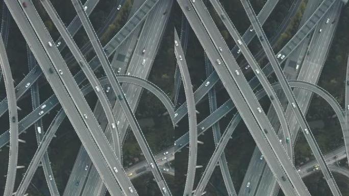 复杂的立交桥和繁忙的交通