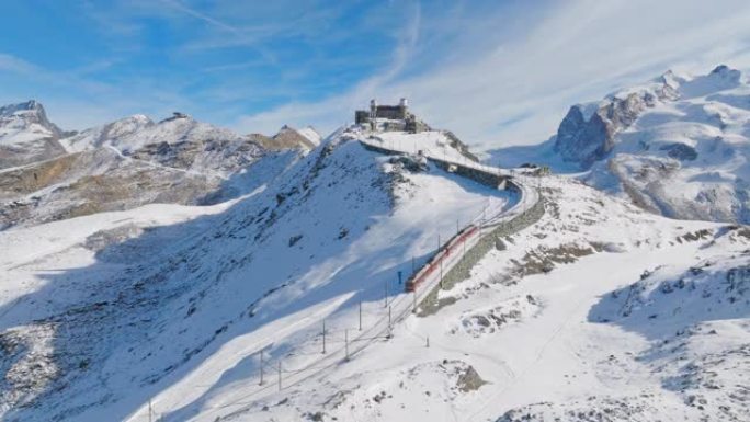 采尔马特滑雪胜地的戈纳格拉特巴恩马特宏峰铁路。瑞士秋天。
