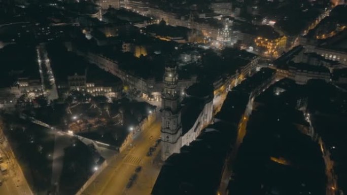 无人机拍摄的波尔图城市夜景