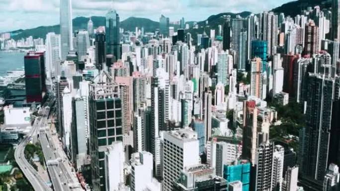 香港城市和维多利亚港的无人机景观