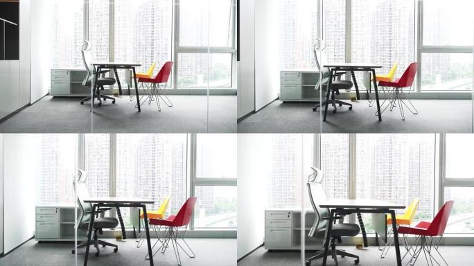 空的现代办公室家居家具桌子