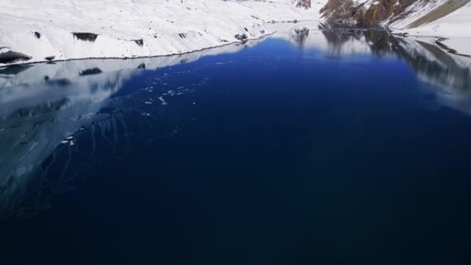 从鸟瞰图看尼泊尔的蒂利乔湖