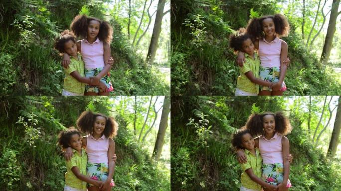 我和我弟弟黑人小女孩野外山林合影合照