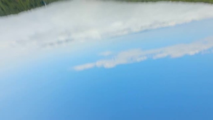 晴天的空中滑雪场林地树影无人机竞欧洲风光