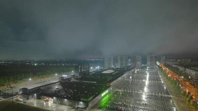 阴雨天气夜城市景观延时