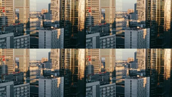 从摩天大楼看金融区。现代建筑