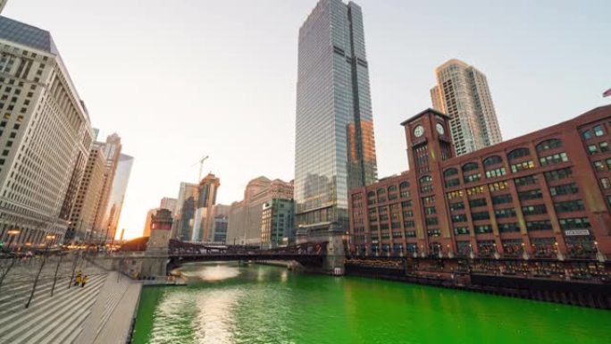 美国伊利诺伊州圣帕特里克节芝加哥河染绿的时间流逝