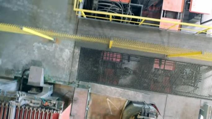工业机器人重定位铜板的俯视图