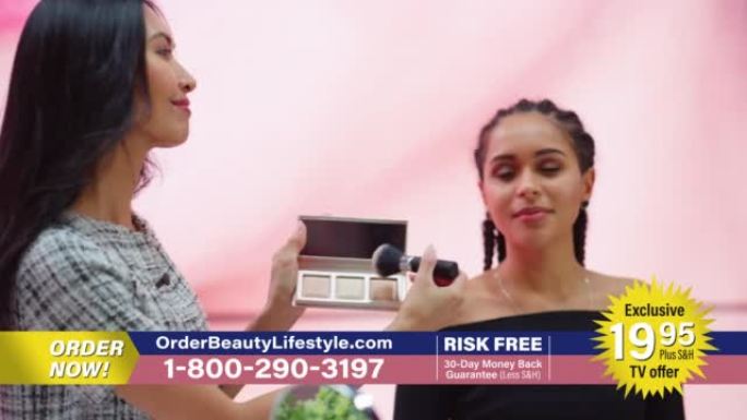 电视广告电视广告蒙太奇: 女主持人，化妆师在美丽的黑色模特上使用腮红调色板，呈现美容产品，化妆品。播