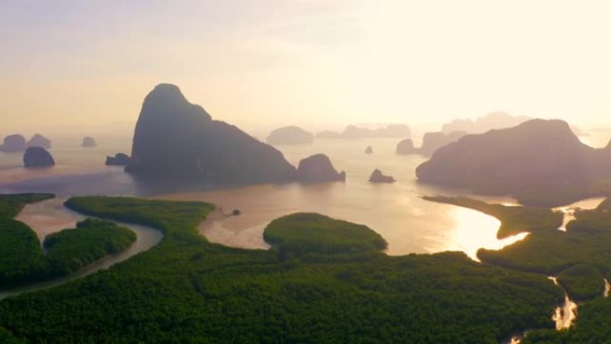 泰国美丽的岛屿山脉在攀牙湾