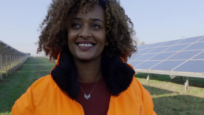 在太阳能农场工作的女性维护工程师的特写镜头