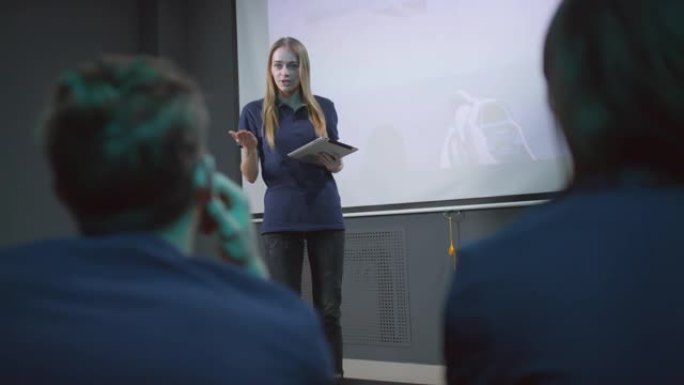 女性游戏玩家演示