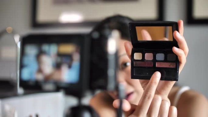 Youtuber在线社交媒体上关于在家化妆化妆品的博客